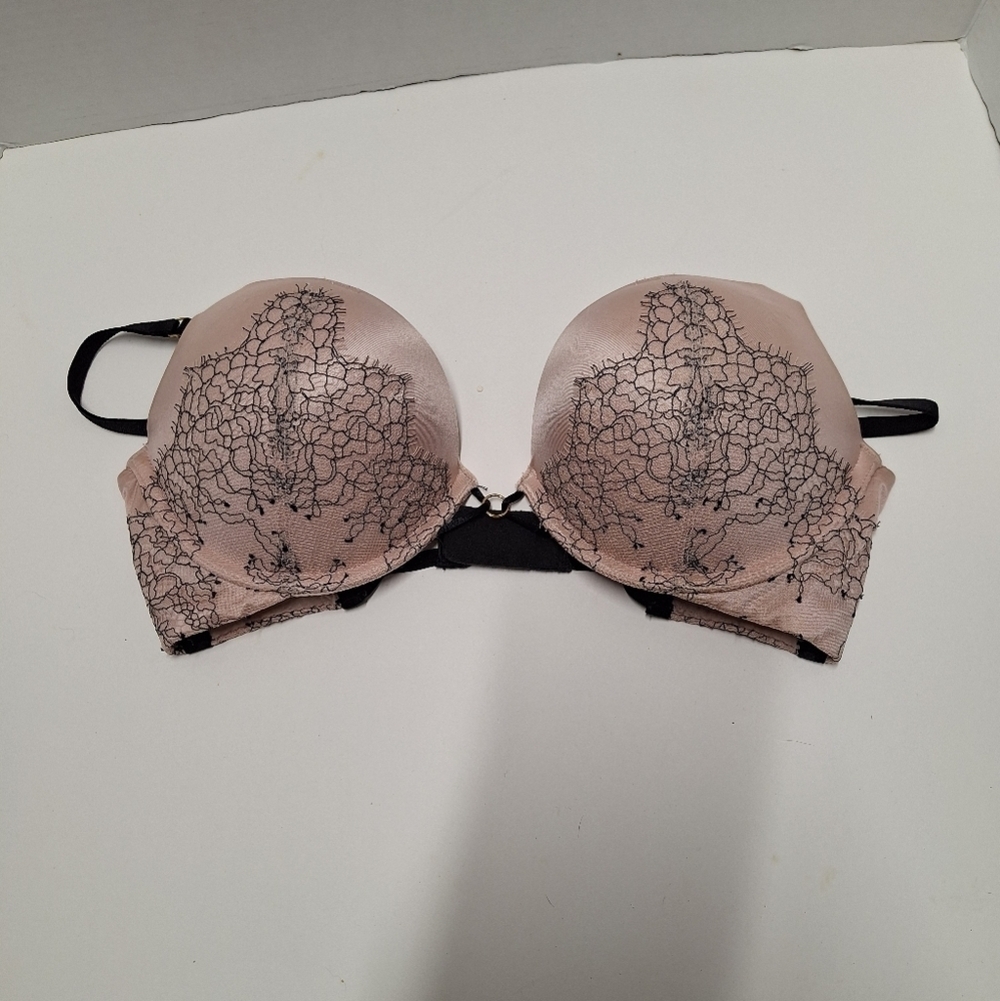 Victoria's Secret Black and Cream Bra